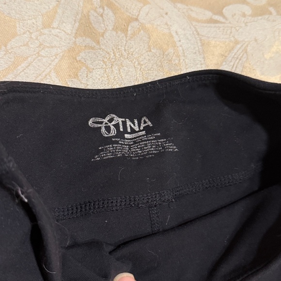 Aritzia TNA Leggings - Picture 3 of 5